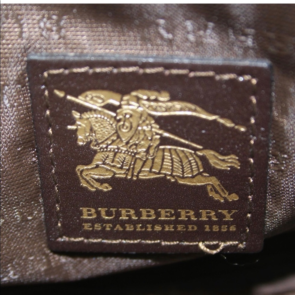 ‼️SOLD‼️❄️☃️💯Auth Burberry Cosmetic - Picture 7 of 9